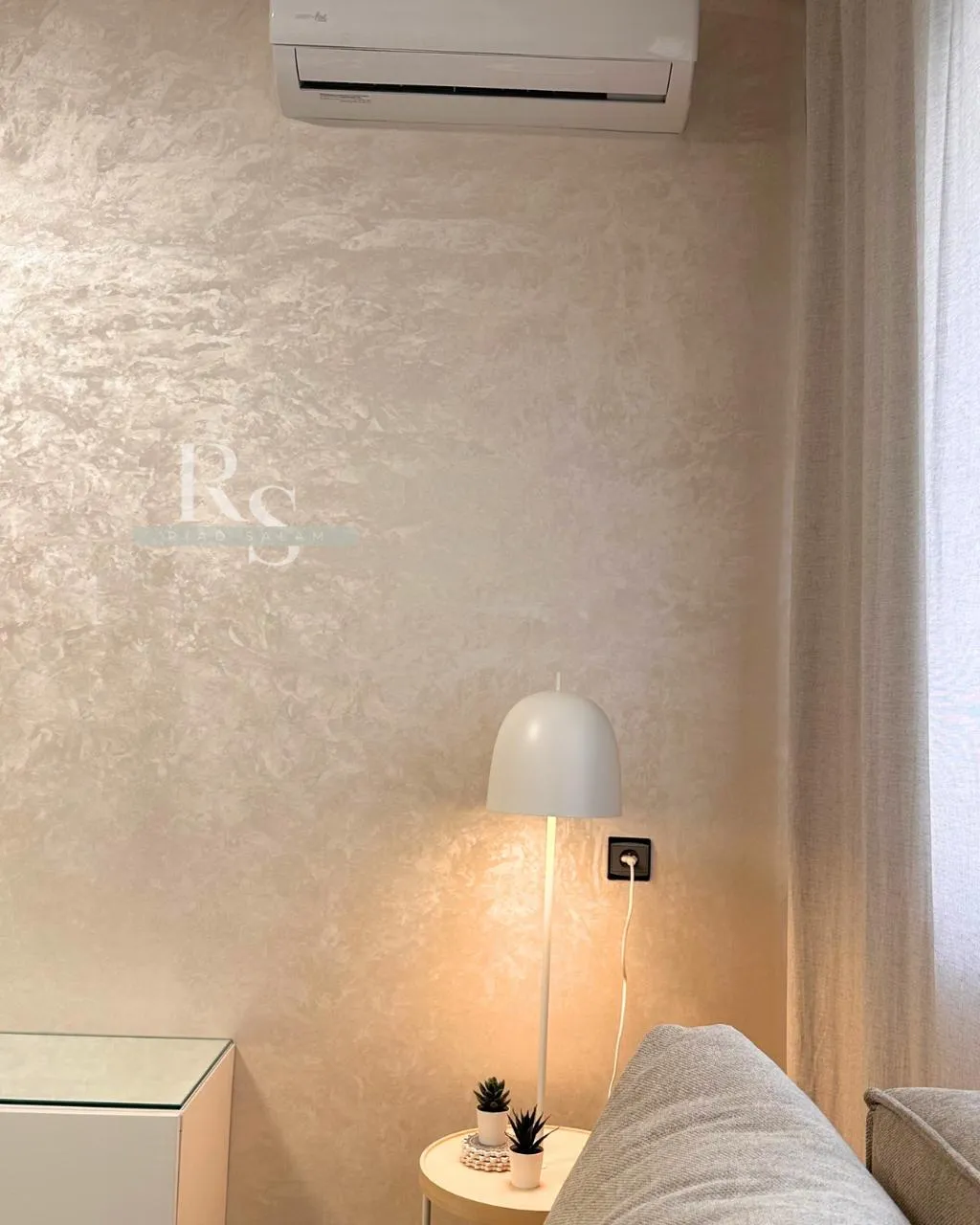 Apartment hallway and entryway